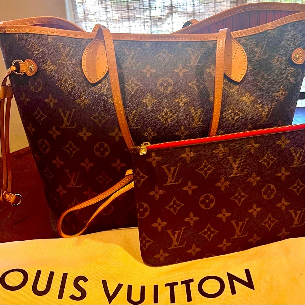Louis Vuitton MM Never full Authentic shoulder purse